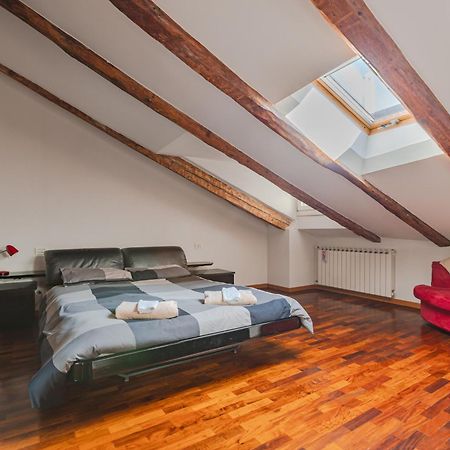 Mansarda Piazza Venezia Appartement Triëst Buitenkant foto