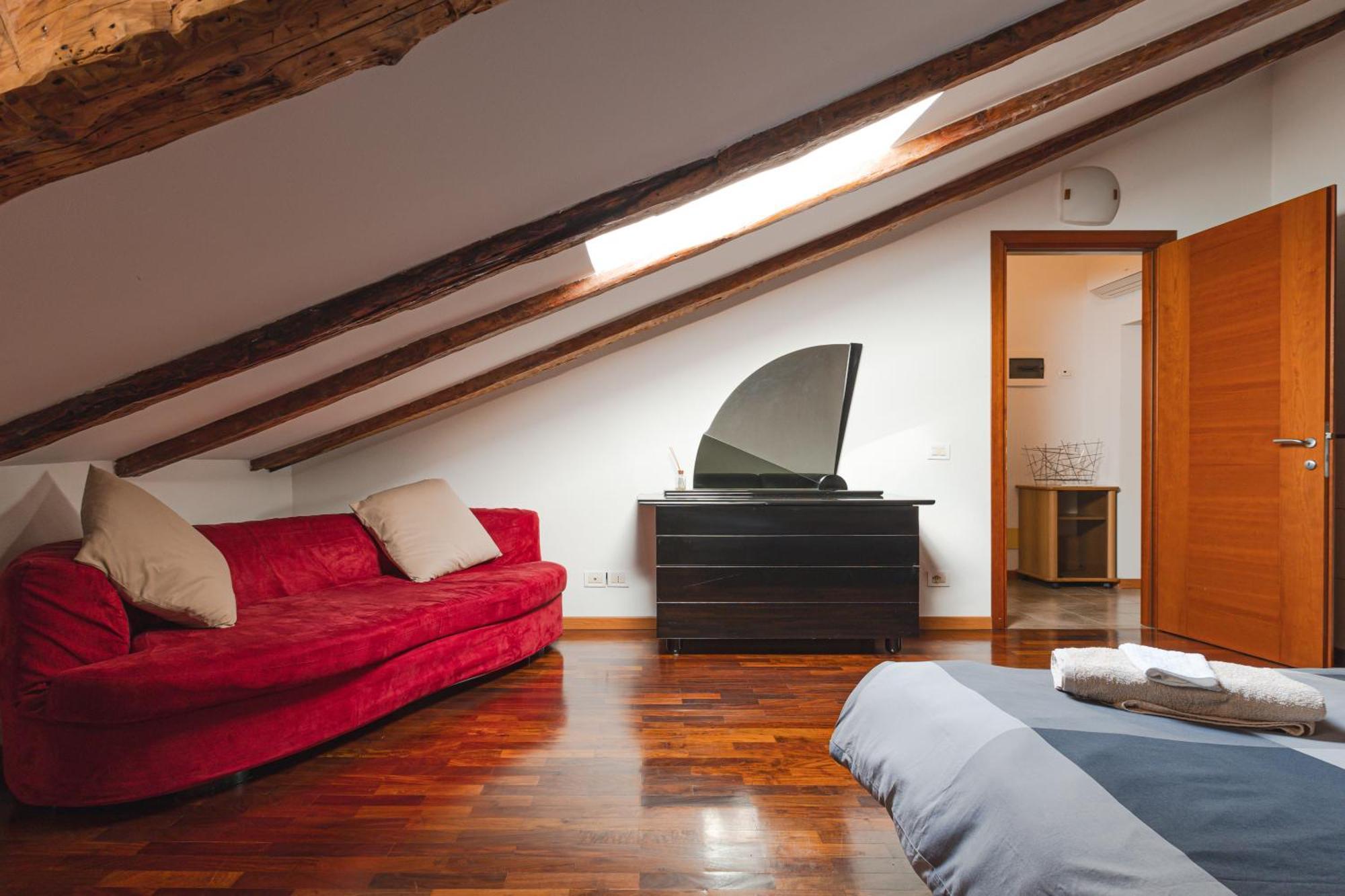 Mansarda Piazza Venezia Appartement Triëst Buitenkant foto